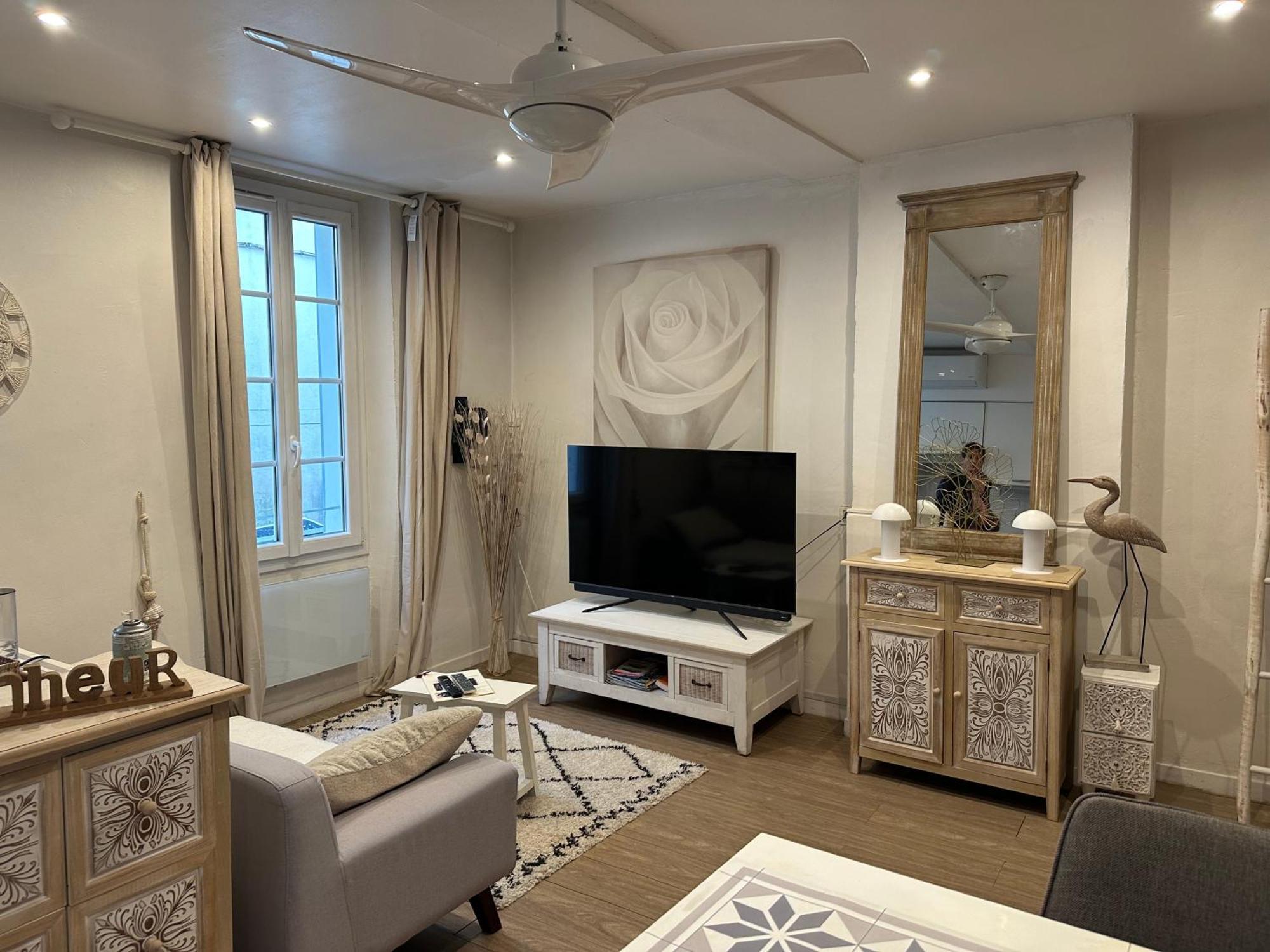 Studio Tt Equipe Parking Coeur Ville 滨海萨纳里 外观 照片